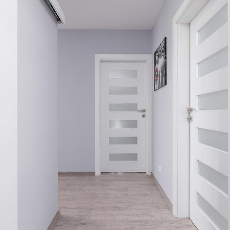 Cracow Pradnik Spacious & Family Apartment With 3 Bedroom By Renters Prestige Краків Екстер'єр фото